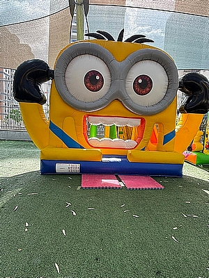 מתנפח מניונים מטורף